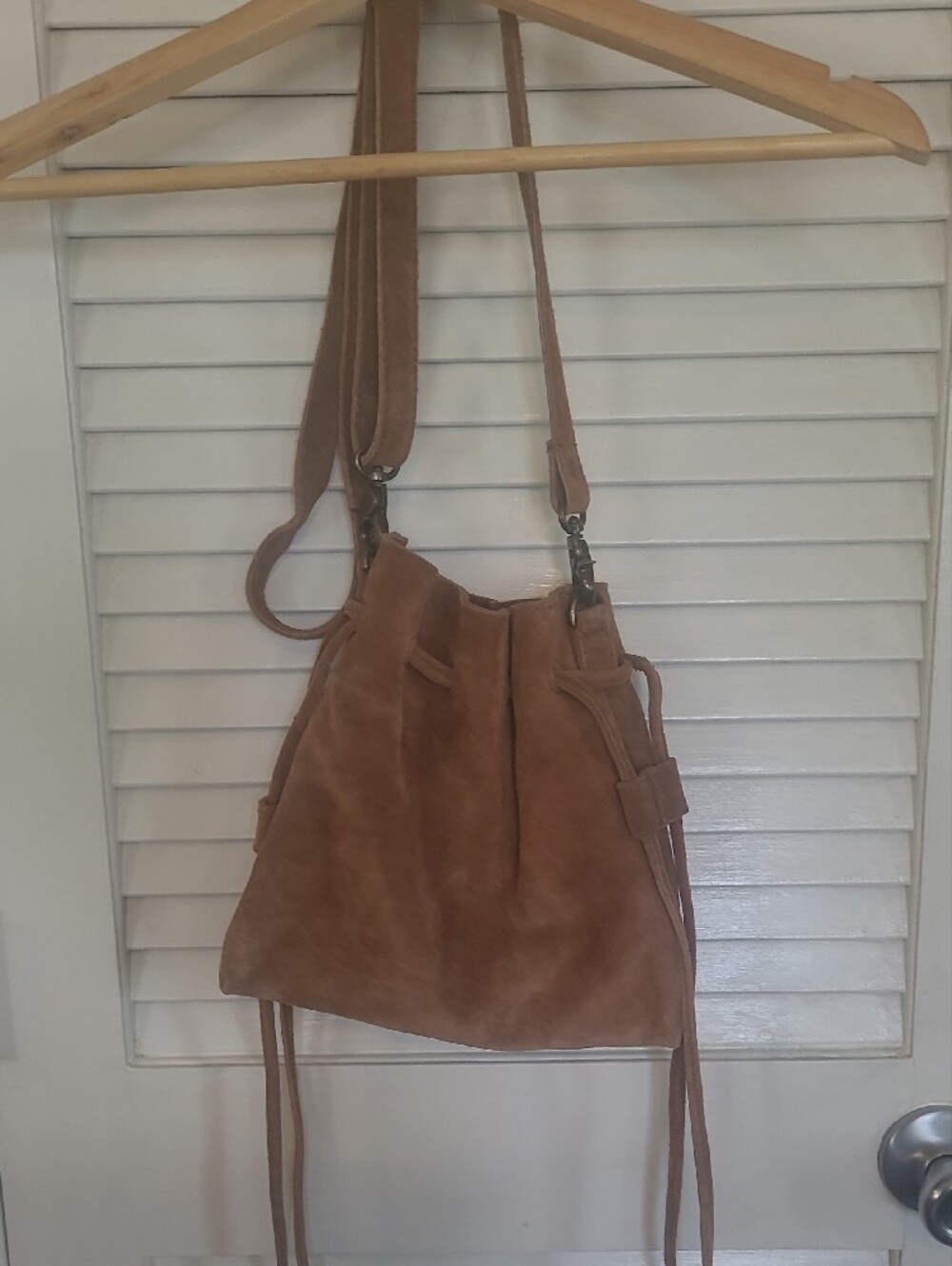 Free People Suede Billie Drawstring Bucket Bag in Brown. Great Conditon - Picture 3 of 3